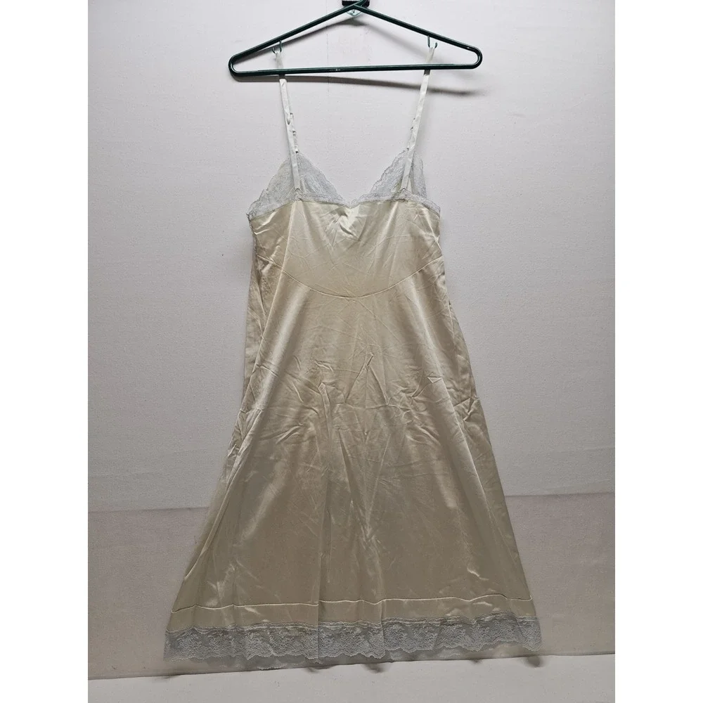 VTG 70s Montgomery Ward Full Slip Dress Size 34 Beige Feminine Romantic Glam